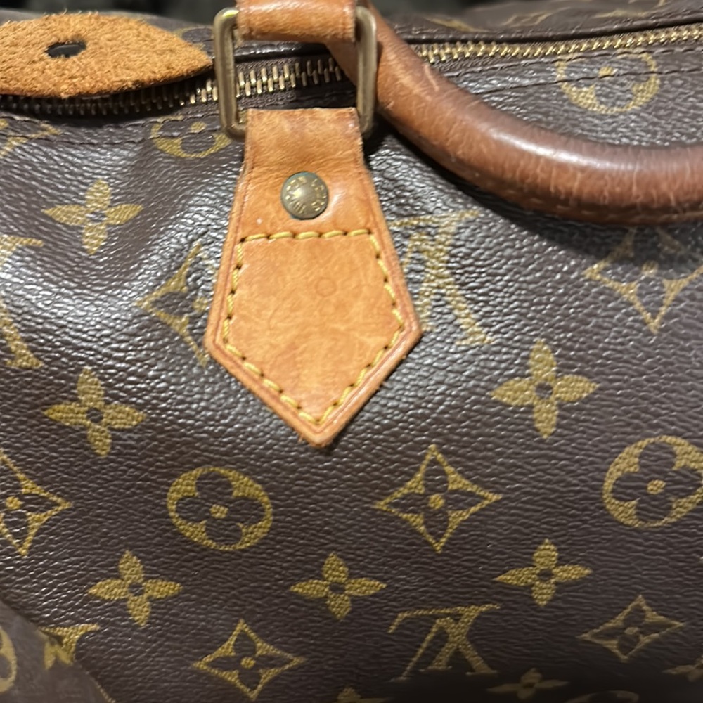 Louis Vuitton - Picture 9 of 14